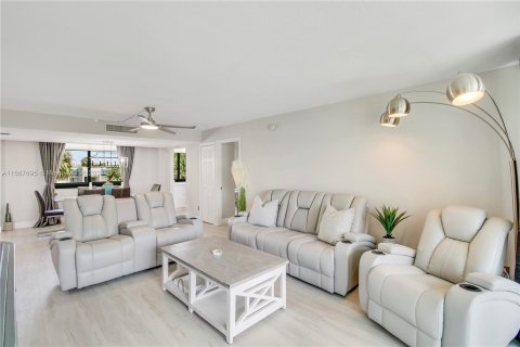Condominio en venta en Jupiter, Florida, 2 dormitorios, 139.35 m2 № 1117276 - foto 17
