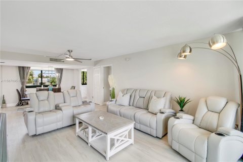 Condo in Jupiter, Florida, 2 bedrooms  № 1117276 - photo 17