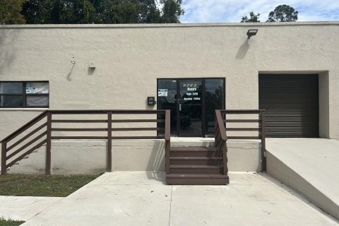 Immobilier commercial à louer à Palatka, Floride: 379.04 m2 № 773817 - photo 2