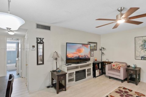 Condominio en venta en Hollywood, Florida, 1 dormitorio, 60.39 m2 № 1306378 - foto 4