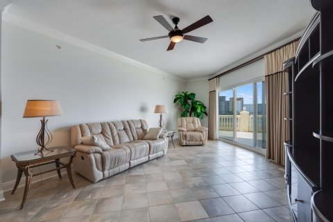 Condominio en venta en Miramar, Florida, 3 dormitorios, 203.64 m2 № 561660 - foto 22