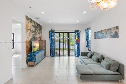 Villa ou maison à vendre à Hialeah, Floride: 4 chambres, 226.03 m2 № 1384256 - photo 5