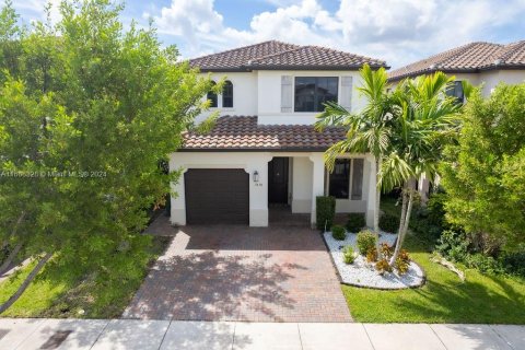 Casa en venta en Hialeah, Florida, 4 dormitorios, 226.03 m2 № 1384256 - foto 4