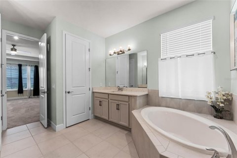 Villa ou maison à vendre à Kissimmee, Floride: 4 chambres, 305.83 m2 № 1287650 - photo 28