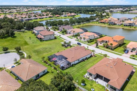 Villa ou maison à vendre à Kissimmee, Floride: 4 chambres, 305.83 m2 № 1287650 - photo 3