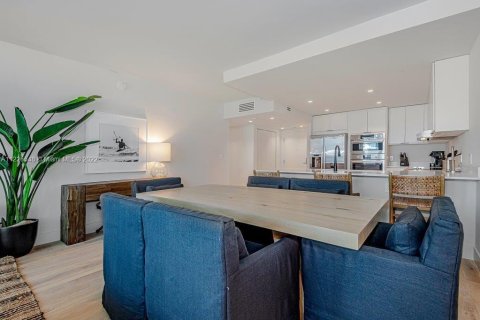 Condominio en alquiler en Miami Beach, Florida, 1 dormitorio, 83.61 m2 № 25595 - foto 9