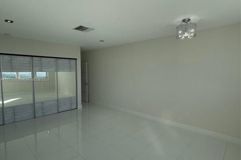 Condominio en venta en Bal Harbour, Florida, 2 dormitorios, 134.43 m2 № 1396027 - foto 18