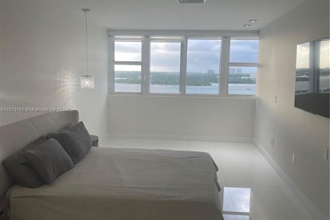 Condominio en venta en Bal Harbour, Florida, 2 dormitorios, 134.43 m2 № 1396027 - foto 22