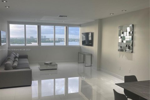 Condominio en venta en Bal Harbour, Florida, 2 dormitorios, 134.43 m2 № 1396027 - foto 8