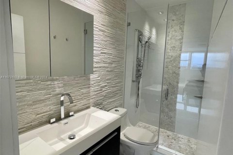 Condominio en venta en Bal Harbour, Florida, 2 dormitorios, 134.43 m2 № 1396027 - foto 19