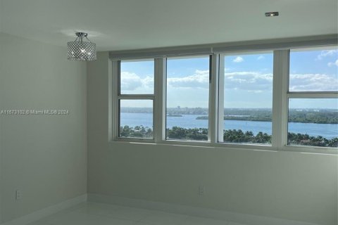 Condominio en venta en Bal Harbour, Florida, 2 dormitorios, 134.43 m2 № 1396027 - foto 17