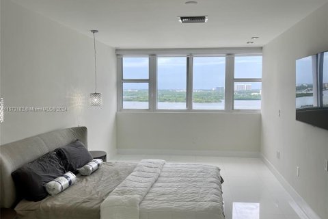 Condominio en venta en Bal Harbour, Florida, 2 dormitorios, 134.43 m2 № 1396027 - foto 20