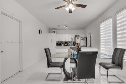 Immobilier commercial à vendre à Miami, Floride: 167.97 m2 № 1395974 - photo 7