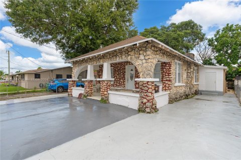 Immobilier commercial à vendre à Miami, Floride: 167.97 m2 № 1395974 - photo 1