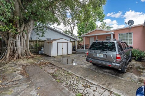 Propiedad comercial en venta en Miami, Florida, 167.97 m2 № 1395974 - foto 19