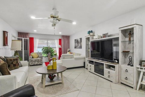 Villa ou maison à vendre à Boynton Beach, Floride: 2 chambres, 130.06 m2 № 1395975 - photo 6