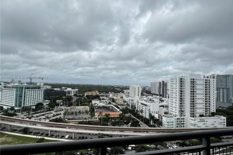 Condo in Miami, Florida, 1 bedroom  № 1380273 - photo 4