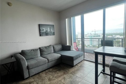 Condo in Miami, Florida, 1 bedroom  № 1380273 - photo 11