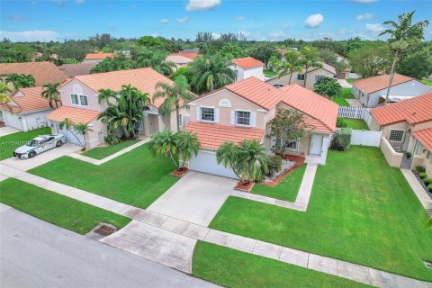 Villa ou maison à vendre à Pembroke Pines, Floride: 4 chambres, 185.06 m2 № 1292529 - photo 29