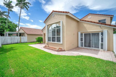 Villa ou maison à vendre à Pembroke Pines, Floride: 4 chambres, 185.06 m2 № 1292529 - photo 25