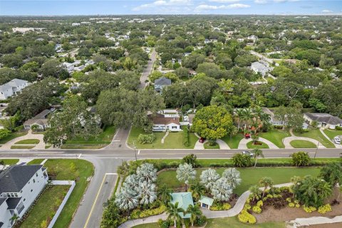 House in Saint Petersburg, Florida 3 bedrooms, 148.27 sq.m. № 1349643 - photo 29