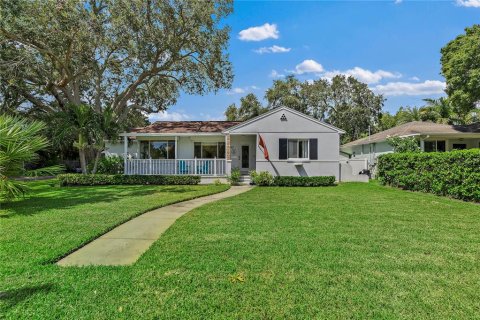 Villa ou maison à vendre à Saint Petersburg, Floride: 3 chambres, 148.27 m2 № 1349643 - photo 1