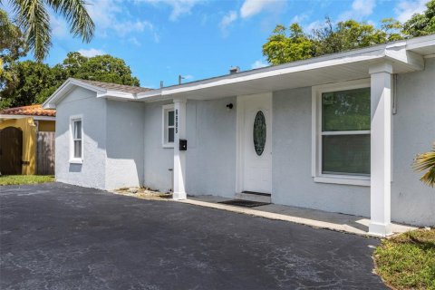 Casa en venta en Saint Petersburg, Florida, 3 dormitorios, 137.87 m2 № 1349641 - foto 11