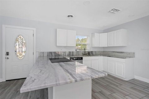 Casa en venta en Saint Petersburg, Florida, 3 dormitorios, 137.87 m2 № 1349641 - foto 14