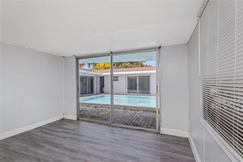 Casa en venta en Saint Petersburg, Florida, 3 dormitorios, 137.87 m2 № 1349641 - foto 8