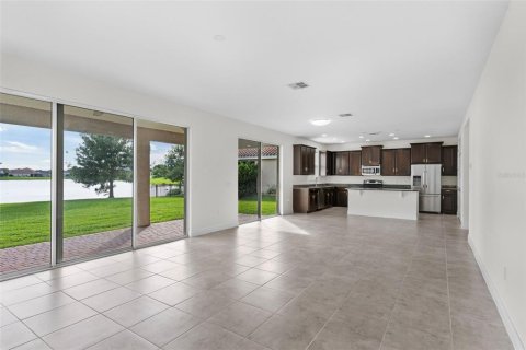 Villa ou maison à vendre à Kissimmee, Floride: 5 chambres, 261.43 m2 № 1349609 - photo 3