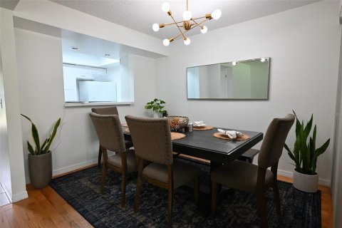 Condo in Orlando, Florida, 2 bedrooms  № 1422432 - photo 4