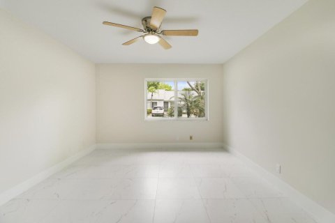 House in Boca Raton, Florida 2 bedrooms, 115.94 sq.m. № 1120018 - photo 13