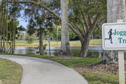 Condo in Pompano Beach, Florida, 1 bedroom  № 1120020 - photo 2