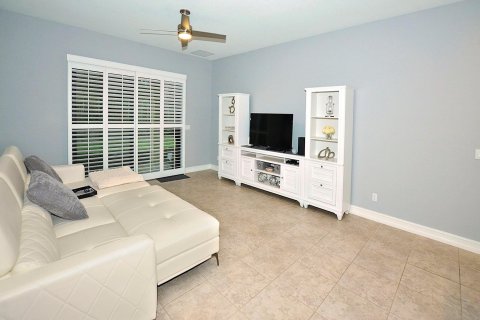 House in Vero Beach, Florida 4 bedrooms, 212.28 sq.m. № 984308 - photo 24
