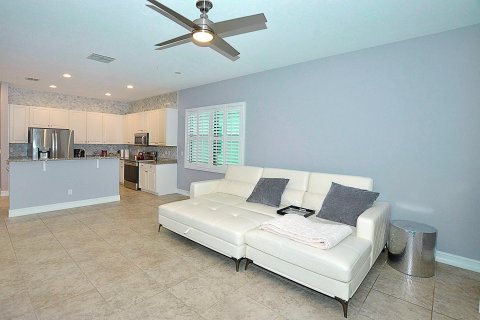 House in Vero Beach, Florida 4 bedrooms, 212.28 sq.m. № 984308 - photo 26