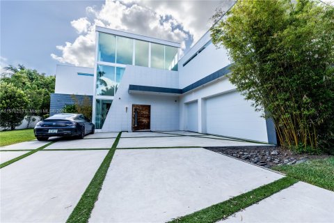 Casa en venta en Pinecrest, Florida, 6 dormitorios, 547.57 m2 № 1151219 - foto 1