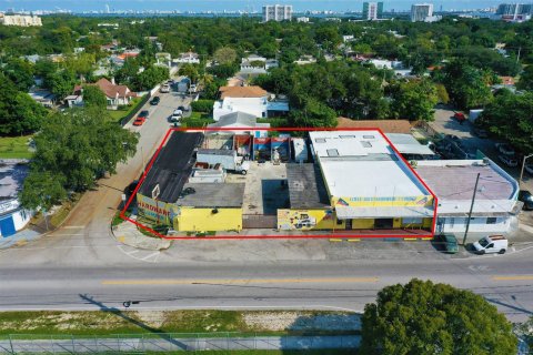 Commercial property in Miami, Florida № 882364 - photo 3