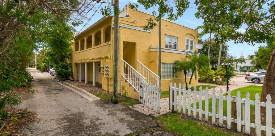 Коммерческая недвижимость в Делрей-Бич, Флорида № 856088