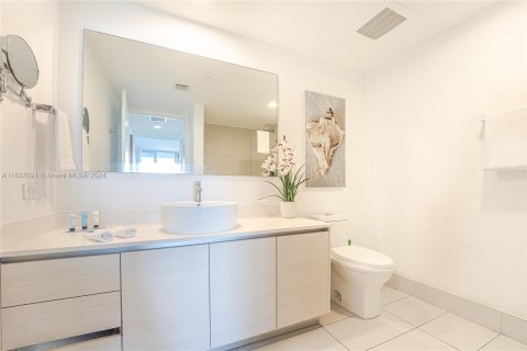 Copropriété à vendre à Hallandale Beach, Floride: 2 chambres, 95.69 m2 № 1309402 - photo 15