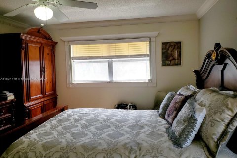 Condo in Sunrise, Florida, 2 bedrooms  № 1309364 - photo 17