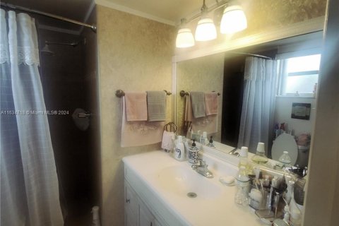 Condo in Sunrise, Florida, 2 bedrooms  № 1309364 - photo 24