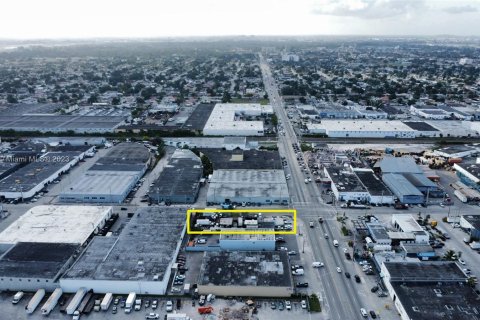 Commercial property in Miami, Florida № 873508 - photo 5