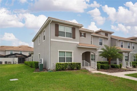 Townhouse in STOREY LAKE in Kissimmee, Florida 5 bedrooms, 201.41 sq.m. № 1307519 - photo 2