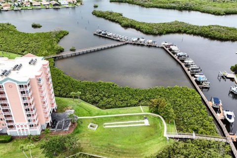 Condominio en venta en New Port Richey, Florida, 2 dormitorios, 119.57 m2 № 1307522 - foto 3