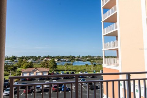 Copropriété à vendre à New Port Richey, Floride: 2 chambres, 119.57 m2 № 1307522 - photo 24