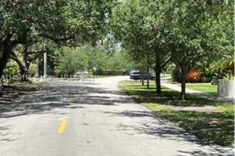 Terrain à vendre à Coral Gables, Floride № 737841 - photo 13