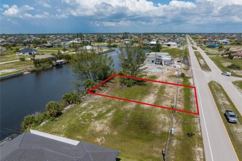 Купить земельный участок в Кейп-Корал, Флорида № 657175 - фото 4