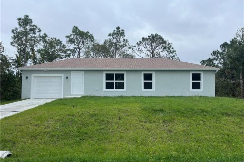 House in Punta Gorda, Florida 3 bedrooms, 106.65 sq.m. № 921446 - photo 1