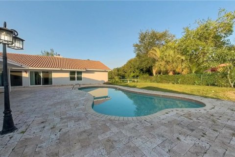 Casa en venta en Coral Springs, Florida, 4 dormitorios, 402.36 m2 № 517462 - foto 2