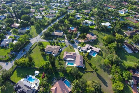 Casa en venta en Coral Springs, Florida, 4 dormitorios, 402.36 m2 № 517462 - foto 25